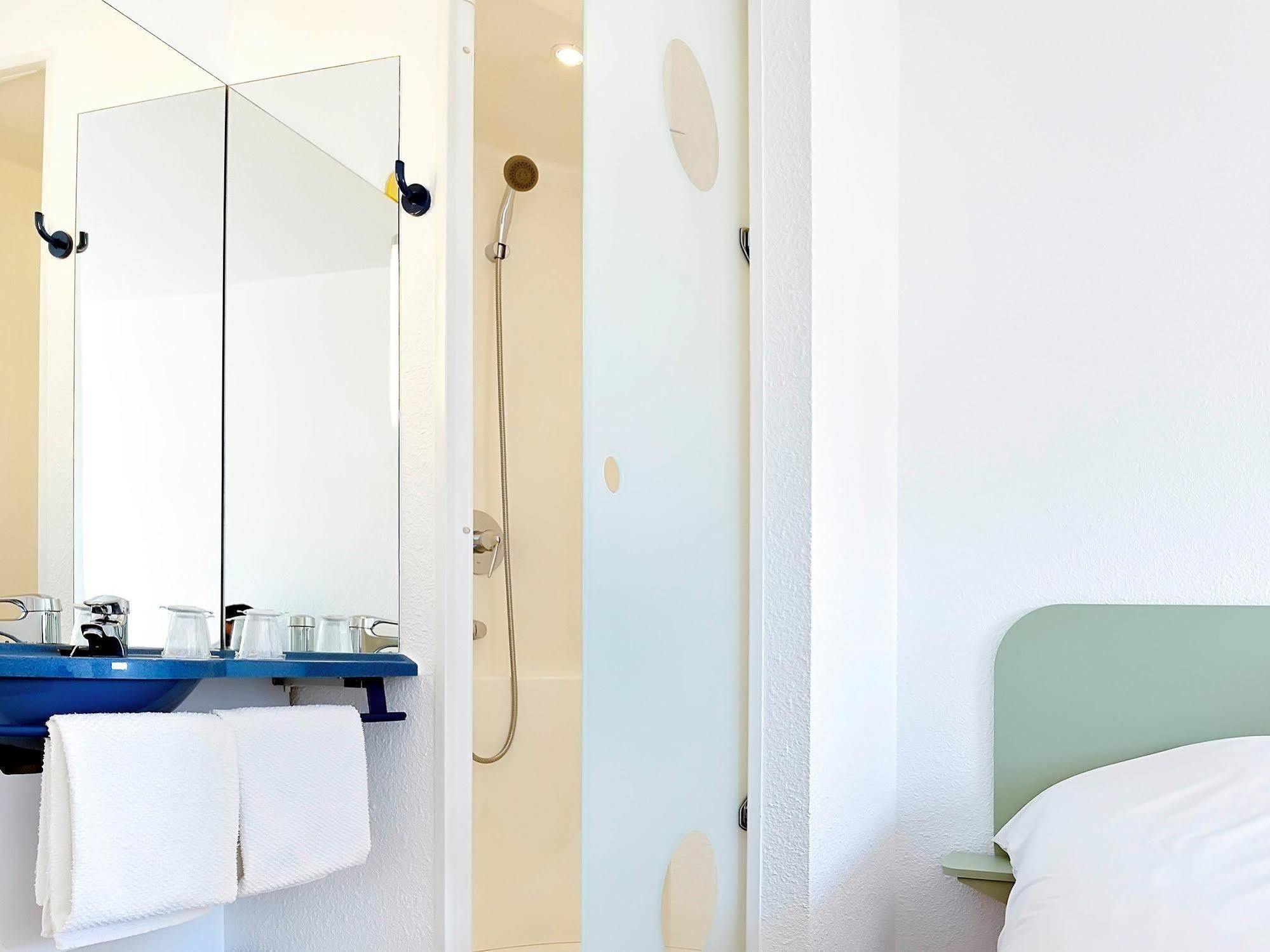 Ibis Budget La Roche Sur Yon Vendespace Mouilleron-le-Captif Екстер'єр фото