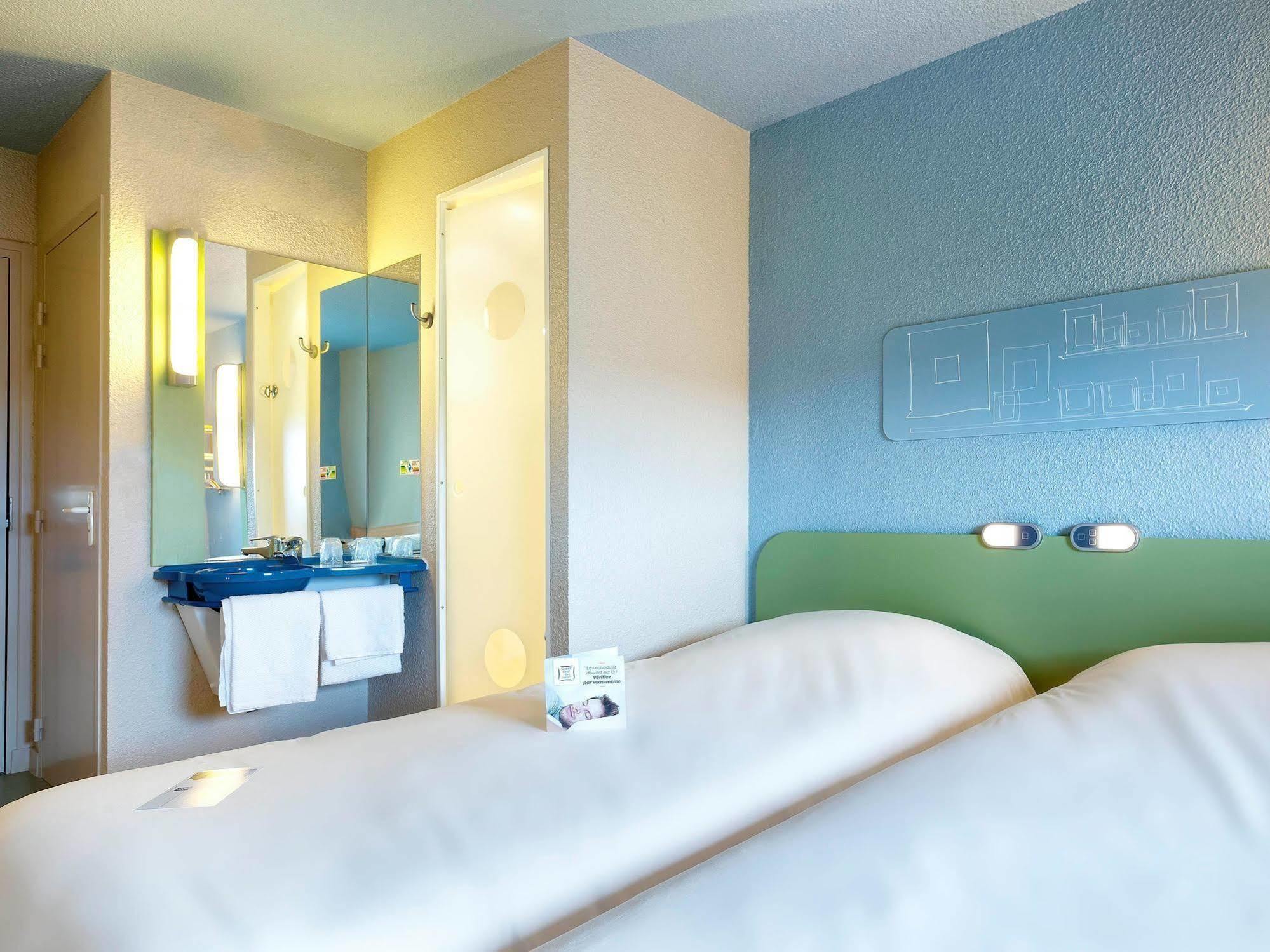 Ibis Budget La Roche Sur Yon Vendespace Mouilleron-le-Captif Екстер'єр фото