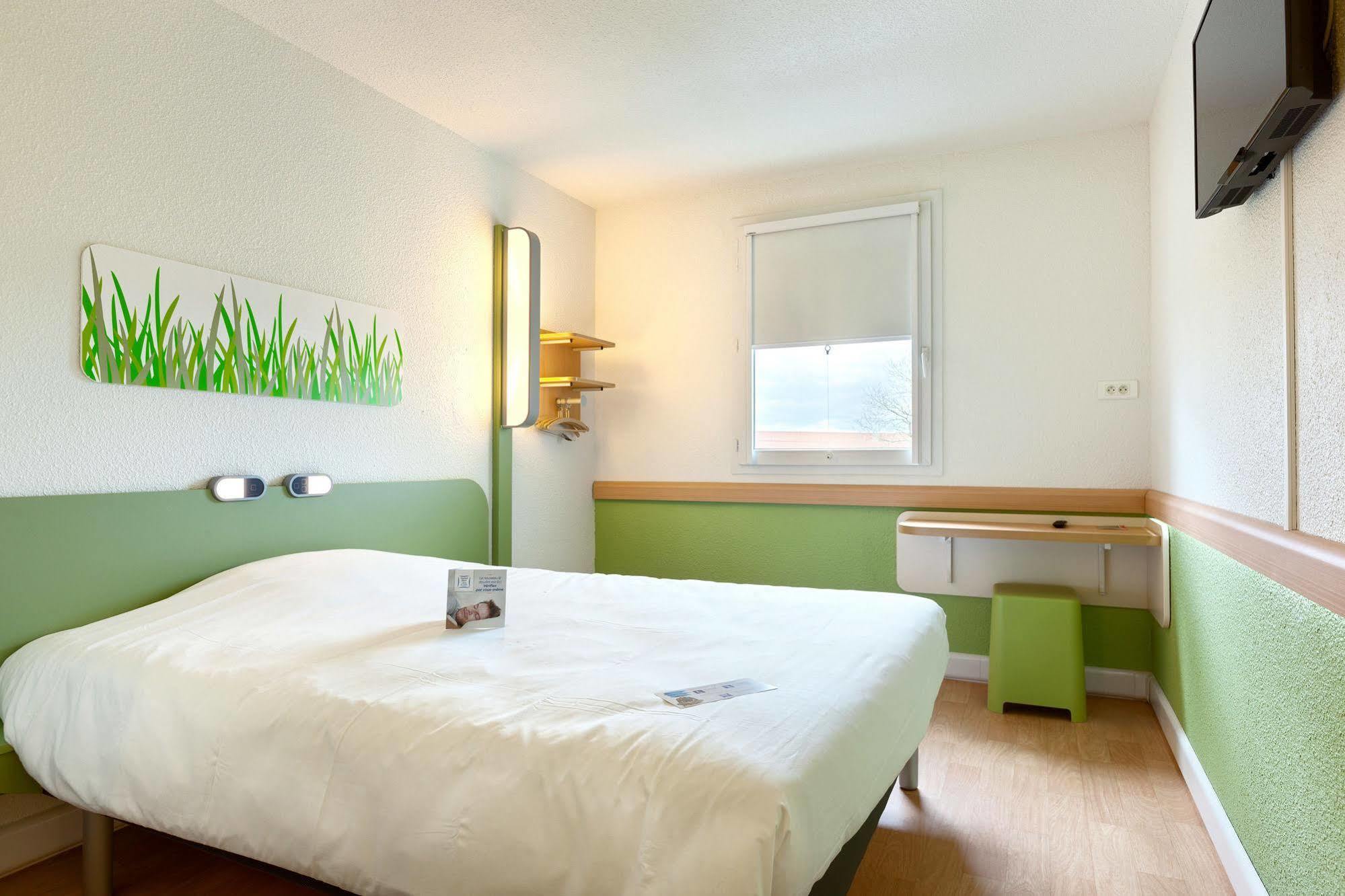 Ibis Budget La Roche Sur Yon Vendespace Mouilleron-le-Captif Екстер'єр фото