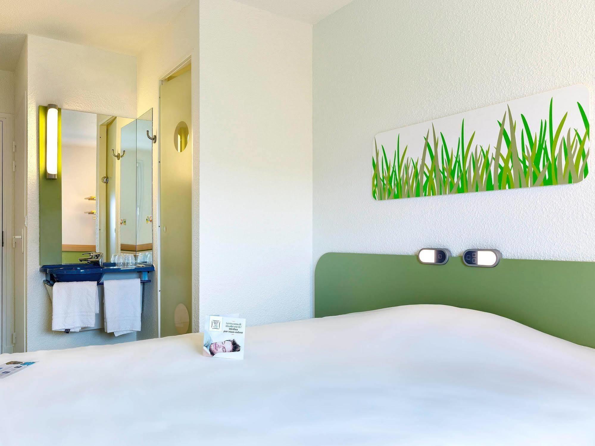 Ibis Budget La Roche Sur Yon Vendespace Mouilleron-le-Captif Екстер'єр фото